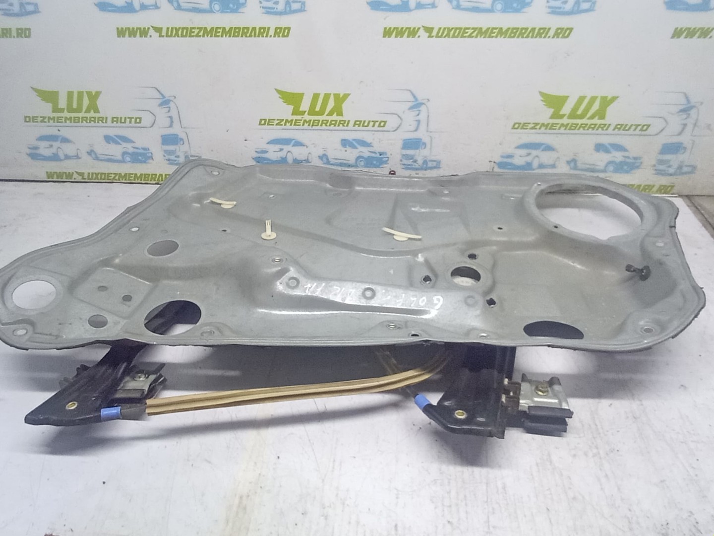 Macara geam dreapta fata 1J4837756F Volkswagen Golf 4 (1997 - 2006)