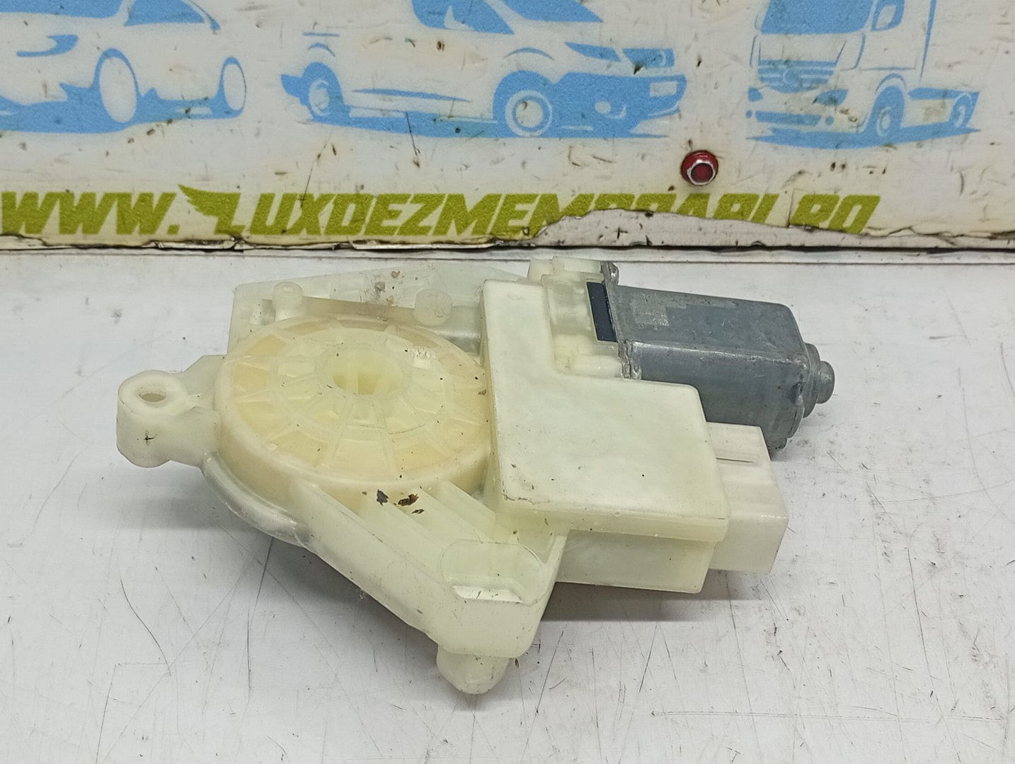 Motoras geam dreapta spate 5Q4959812D Volkswagen Golf 7 (2012 - 2017)