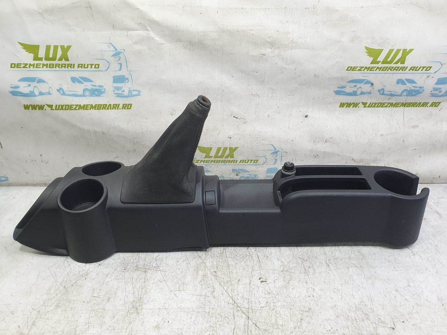 Consola centrala 84611-1c000 Hyundai Getz 1 (2002 - 2005)