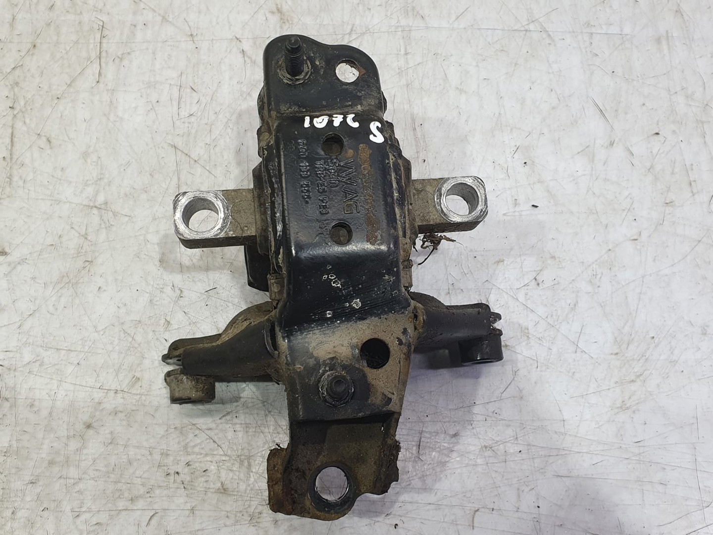 Suport motor 6q0199555 Volkswagen Polo 4 (9N) (2001 - 2005)