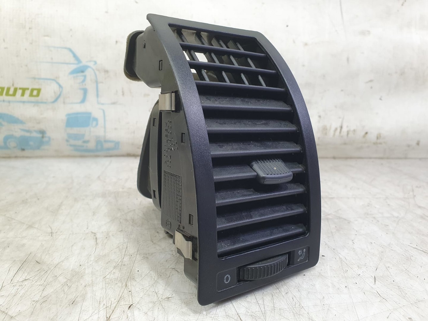 Grila ventilatie bord 6q0819703 Volkswagen Polo 4 (9N) (2001 - 2005)