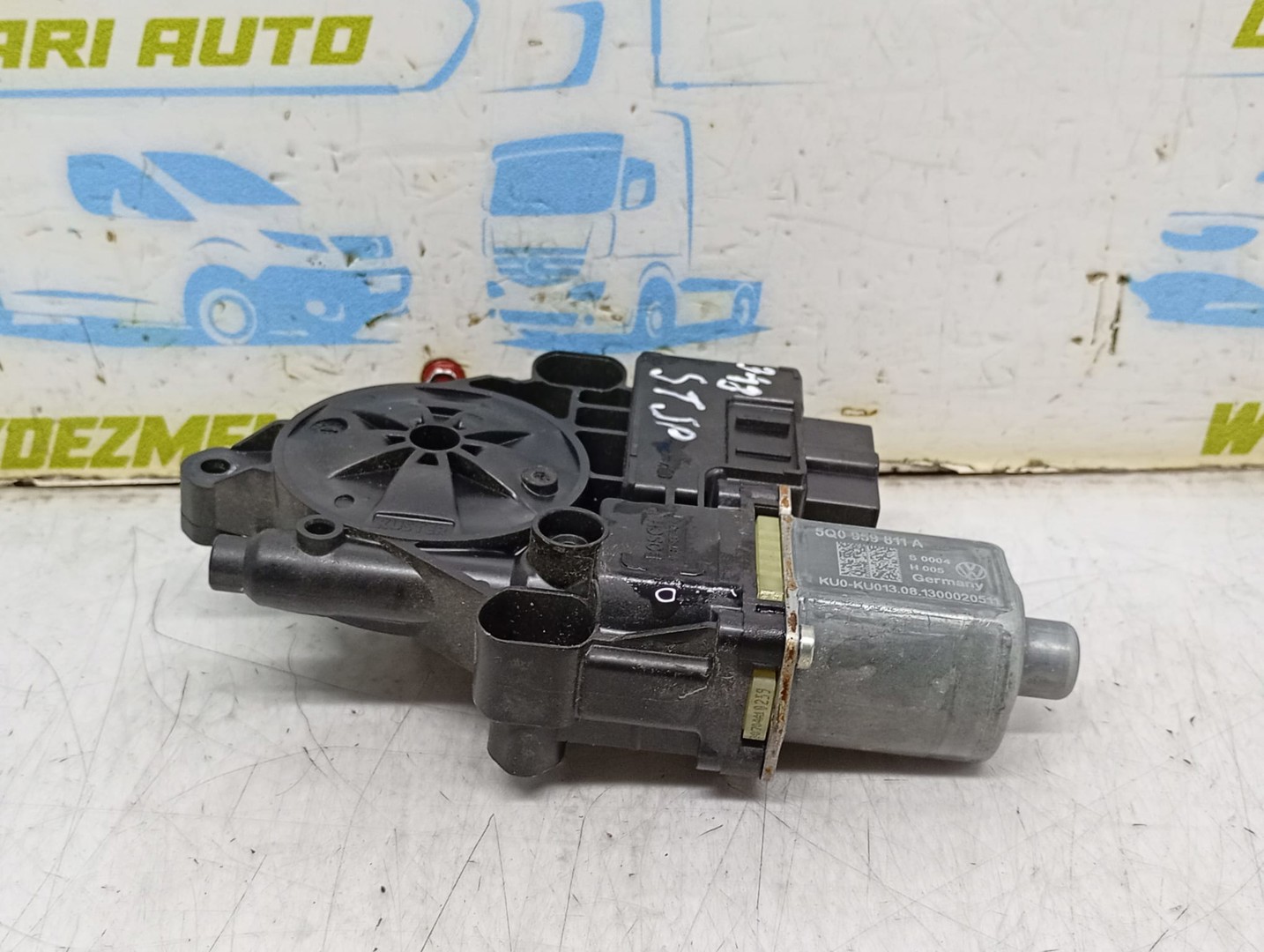 Motoras geam stanga spate 5Q0959811a Skoda Octavia 3 (2013 - 2017)