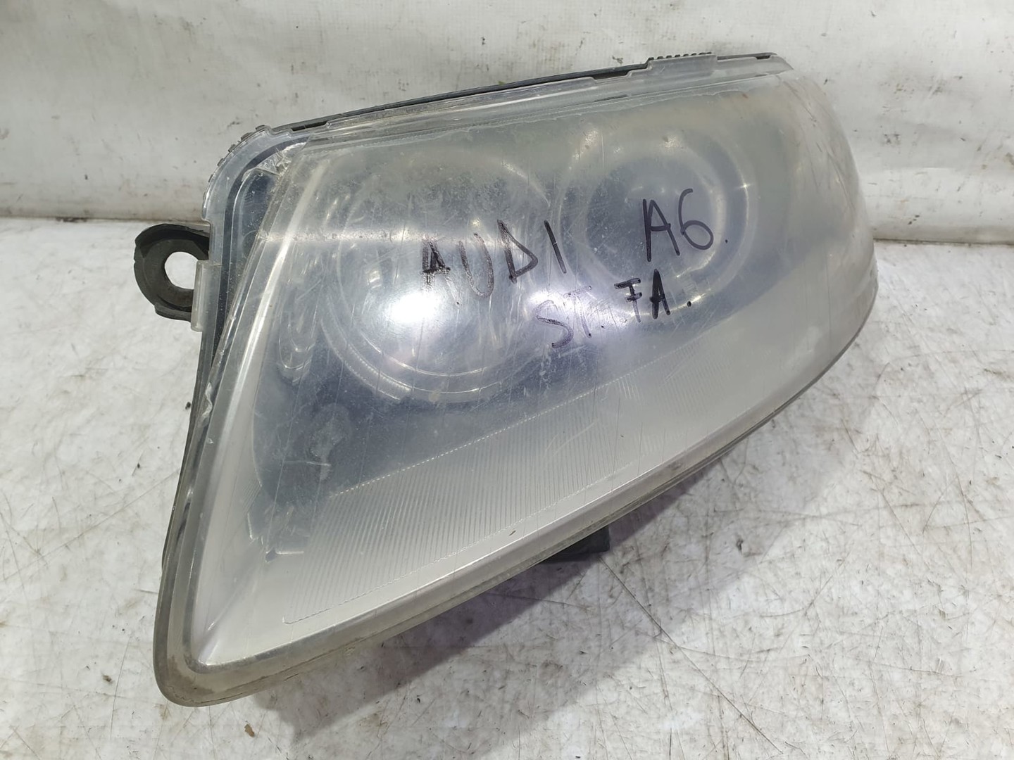 Far stanga 4f0941029 Audi A6 4F/C6 (2004 - 2008)