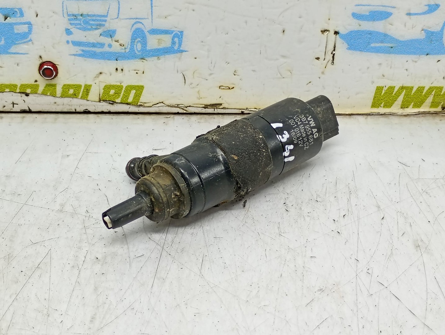 Pompa vas lichid parbriz 3B7955681 Audi A4 B8/8K (2007 - 2011)