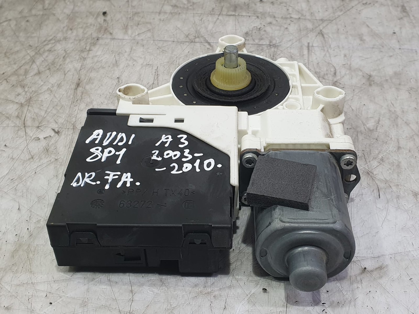 Motoras geam dreapta fata 8p0959802h Audi A3 8P/8PA (facelift) (2004 - 2008)