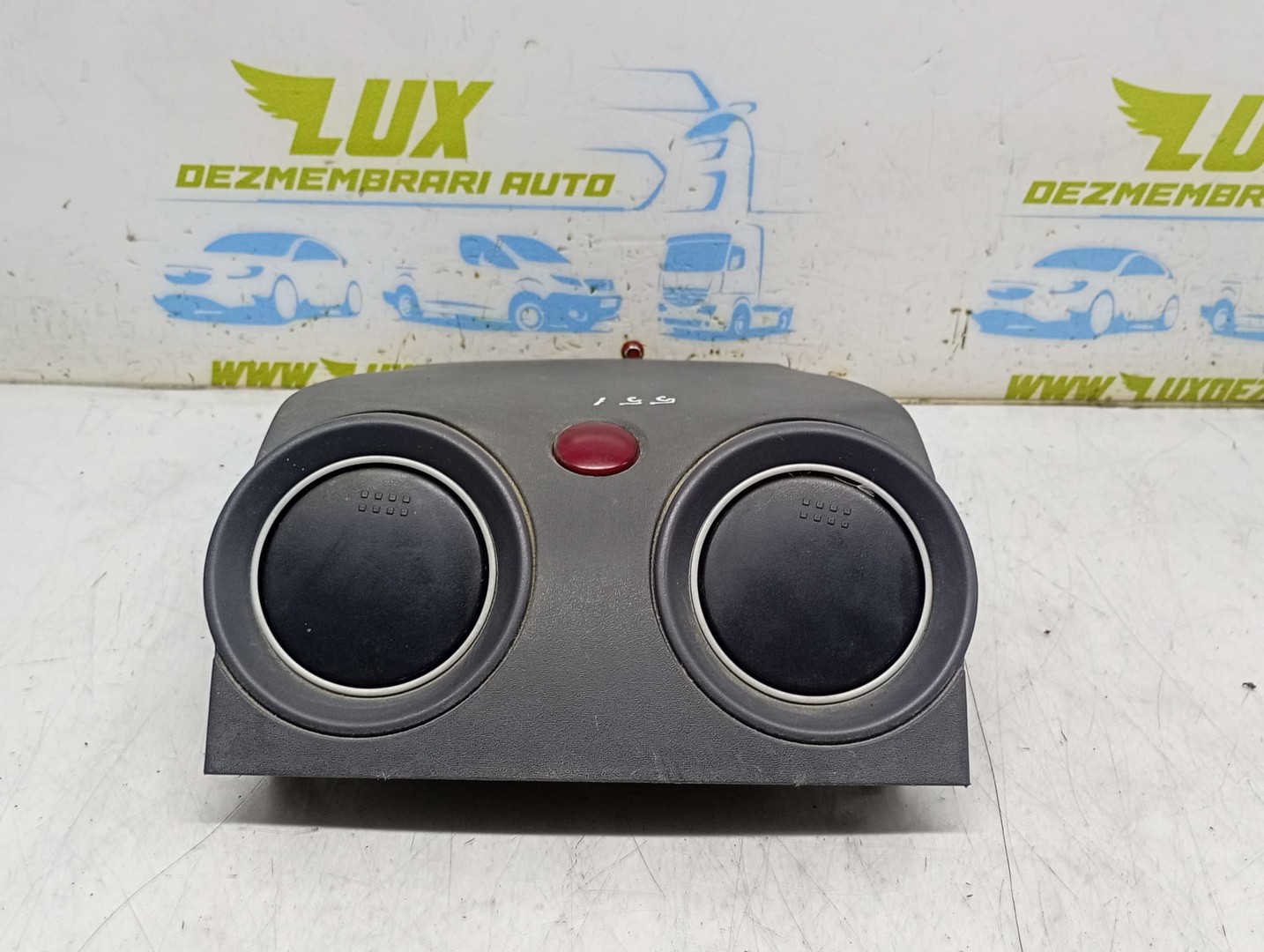 Grila ventilatie 34540000 MR951746 Mitsubishi Colt 6 (2002 - 2012)