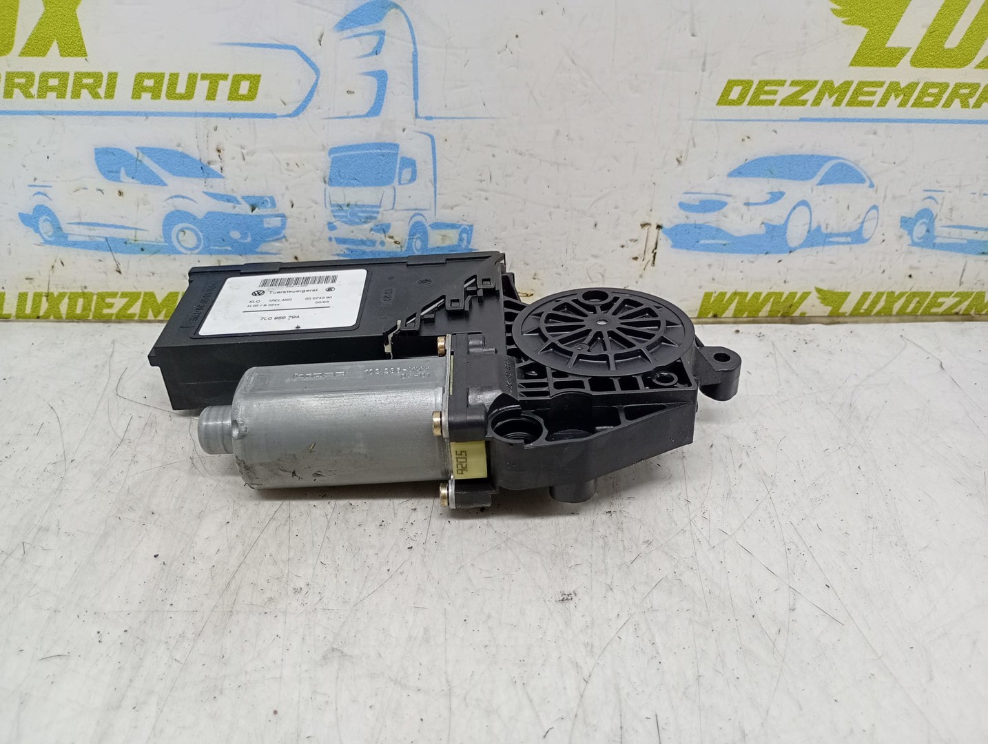 Motoras geam dreapta spate 7L0959794 Volkswagen Touareg 1 (7L) (2002 - 2007)