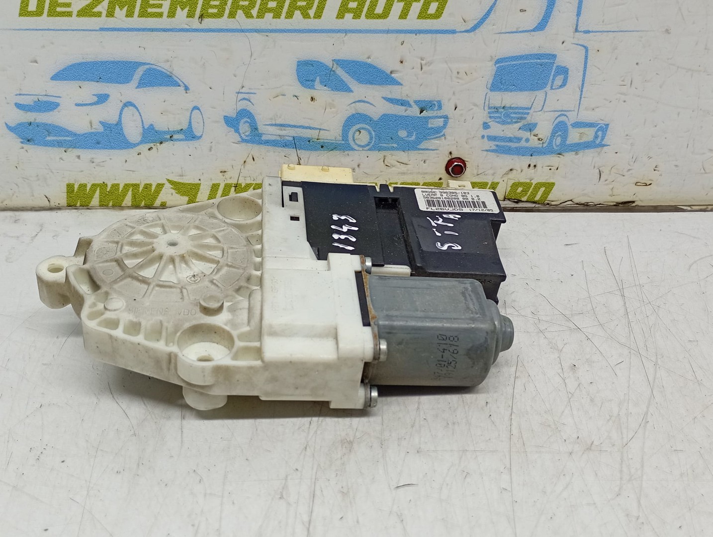 Motoras geam stanga fata 996385-103 Citroen C4 1 (2004 - 2008)