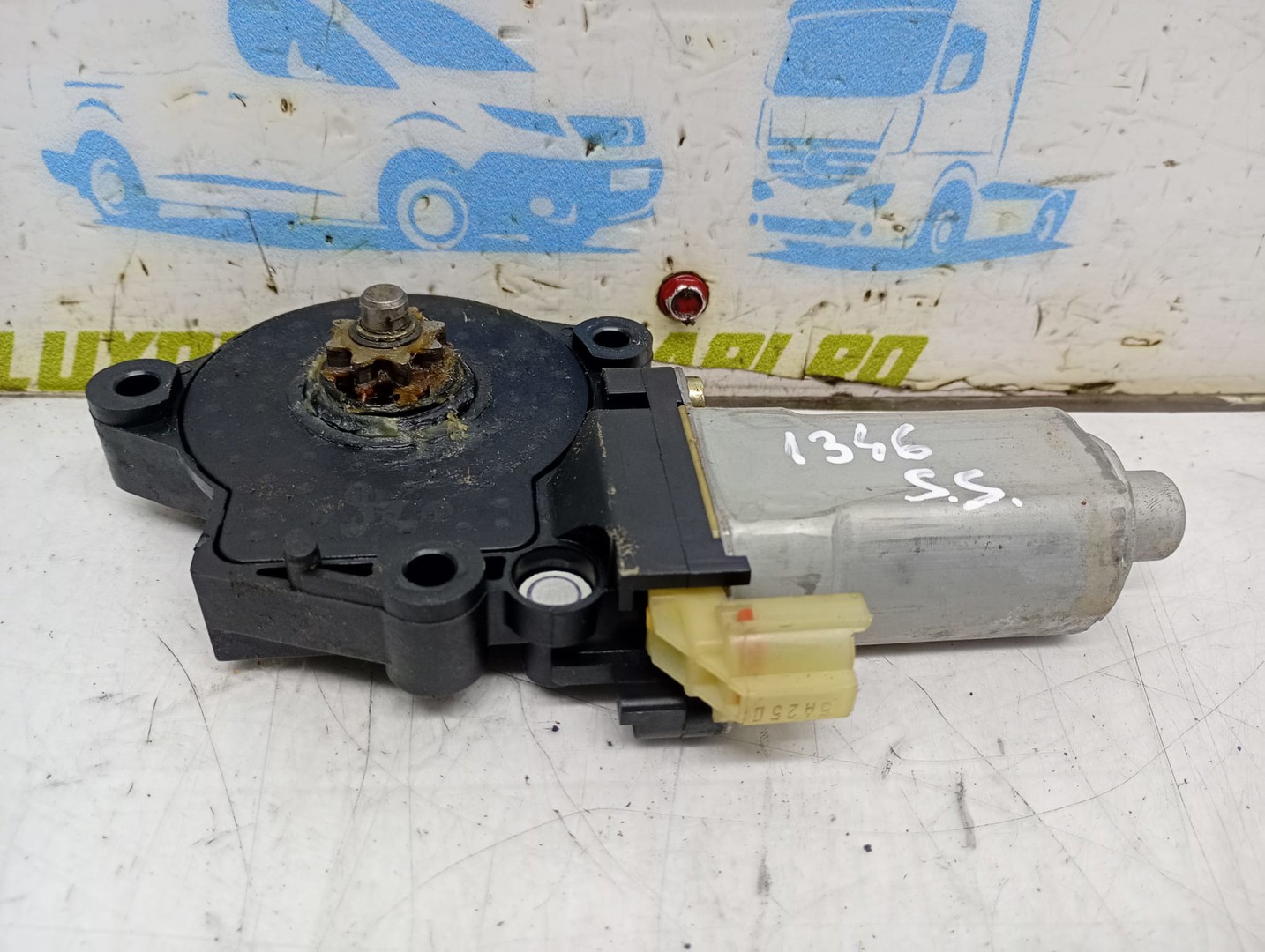 Motoras geam stanga spate Kia Cerato 1 (2004 - 2006)