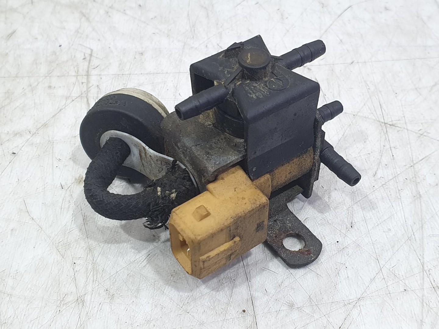 Electrovalva vacuum 72148304 054906267 Volkswagen Golf 4 (1997 - 2006)