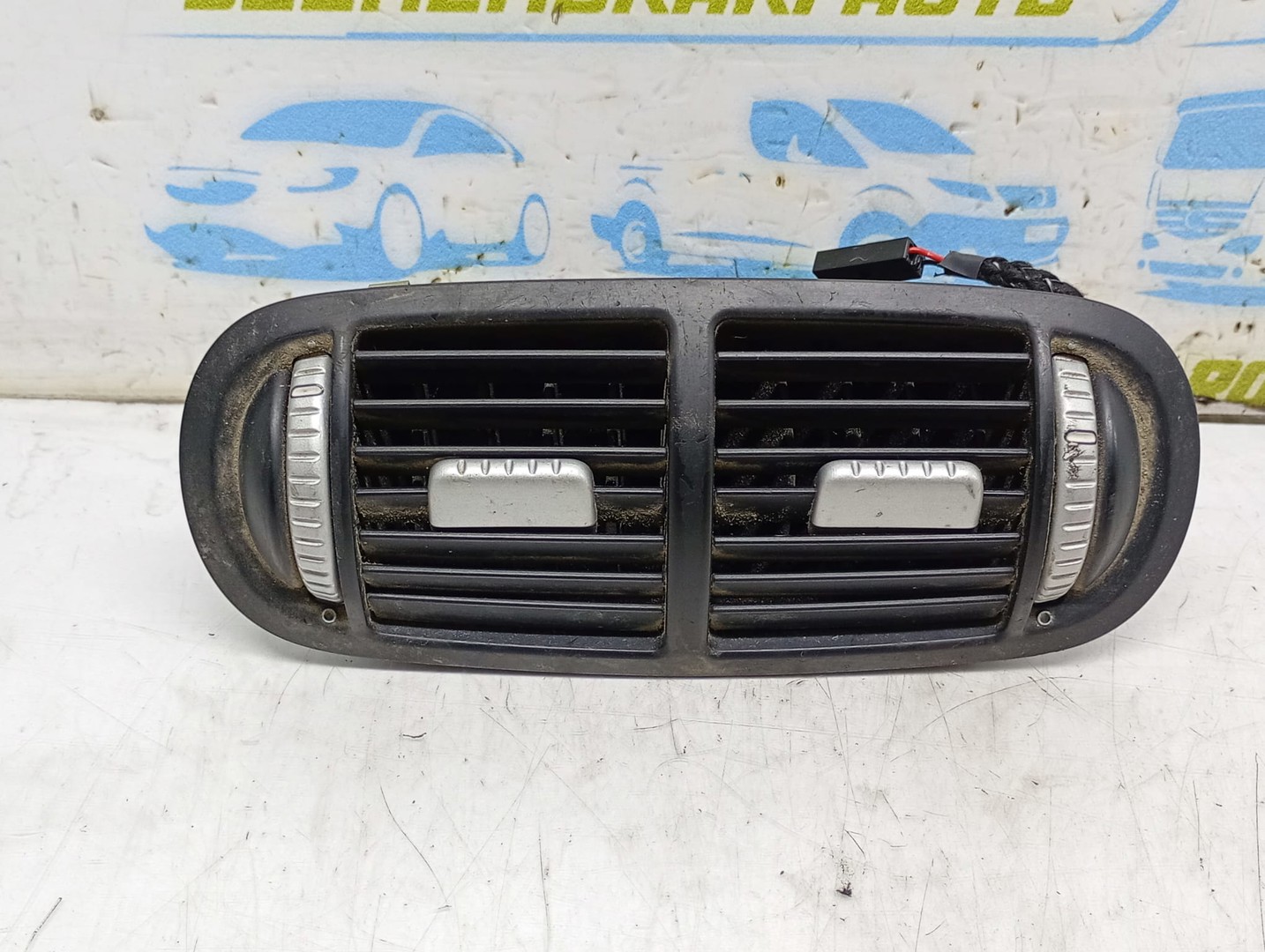 Grila ventilatie bord 7L5819203 Volkswagen Touareg 1 (7L) (2002 - 2007)