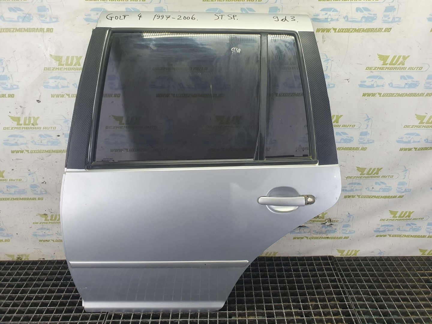 Usa stanga spate 1J9833311 Volkswagen Golf 4 (1997 - 2006)