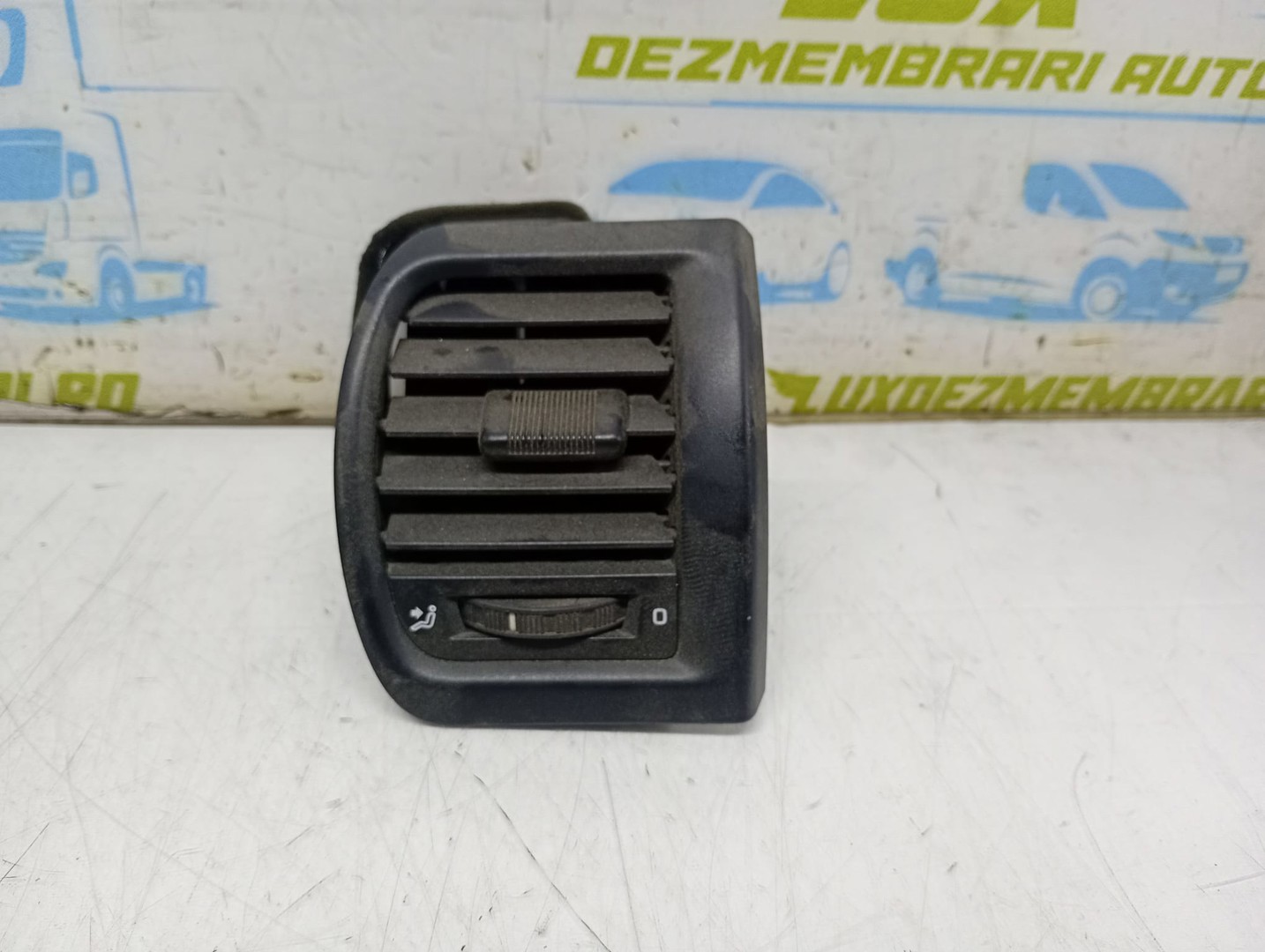 Grila ventilatie 5J0819702 Skoda Fabia 5J (2007 - 2010)