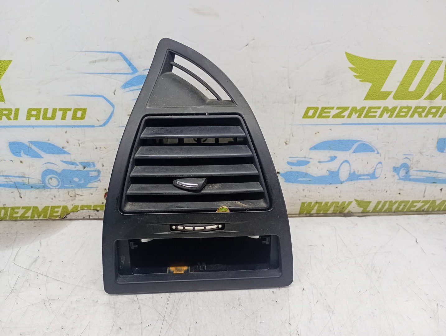 Grila ventilatie bord 9646338077 Citroen C4 1 (2004 - 2008)