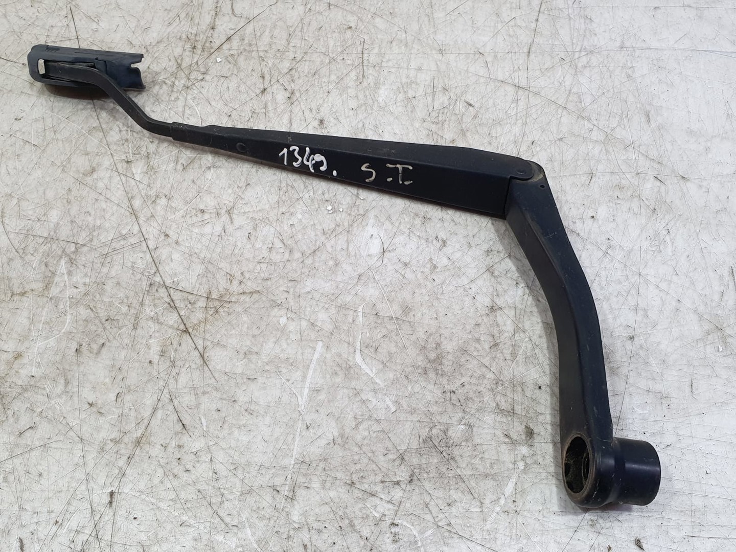 Brat stergator parbriz stanga Chrysler PT Cruiser 1 (facelift) (2005 - 2010)