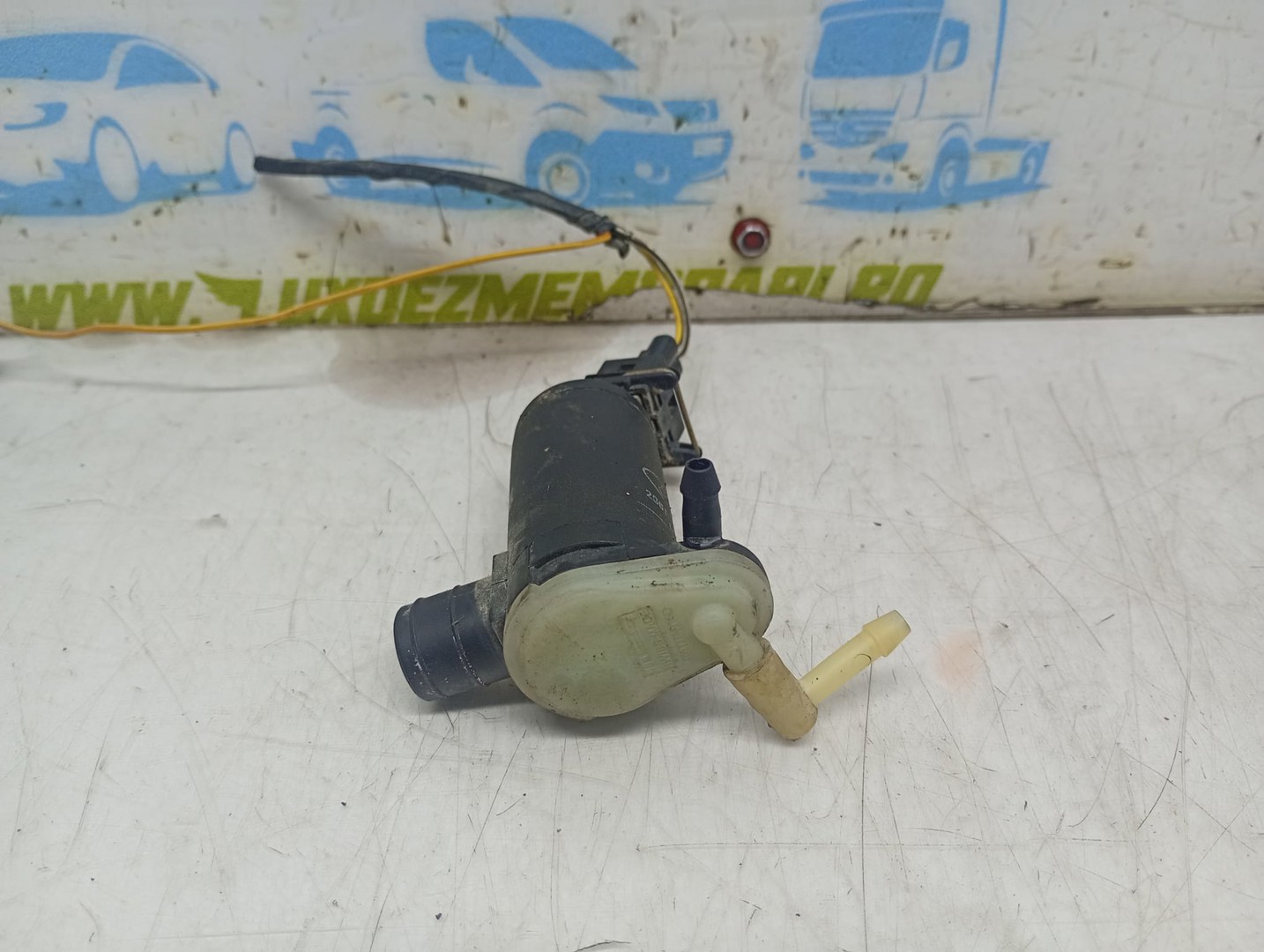 Pompa vas lichid parbriz 2s6t17k624ba Ford Fiesta 5 (2001 - 2007)