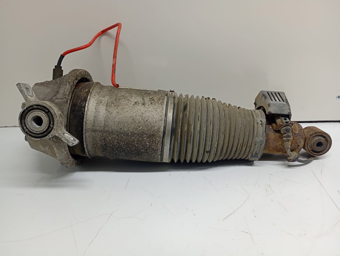 Perna aer spate 7L5512021AM Porsche Cayenne 955 (2002 - 2007)