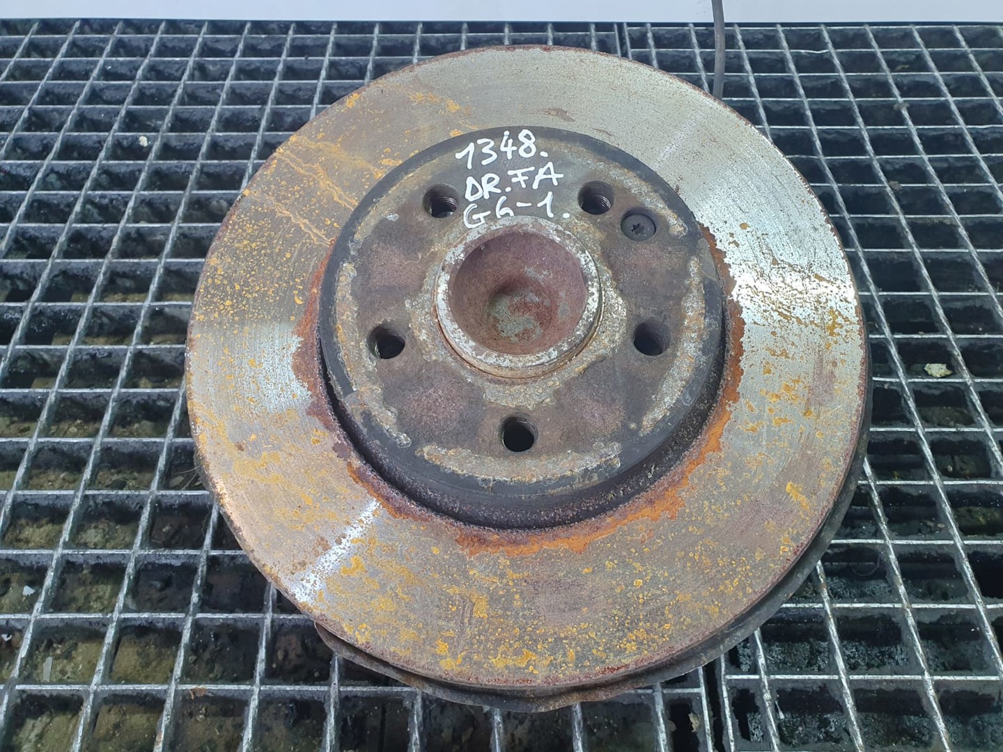 Fuzeta dreapta fata Mercedes Benz Vito W639 (2003 - 2010)