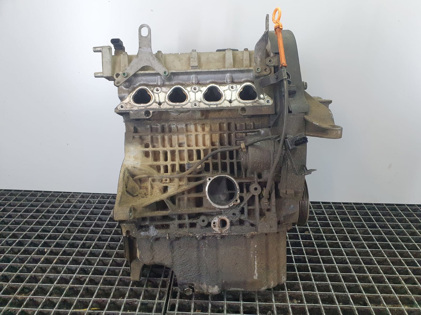 Motor complet fara anexe AKQ Volkswagen Golf 4 (1997 - 2006)