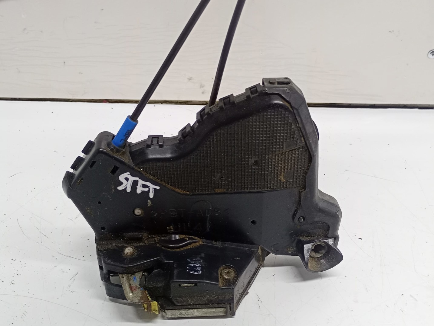 Broasca stanga fata A046693 Toyota Avensis 2 T25 (2002 - 2006)