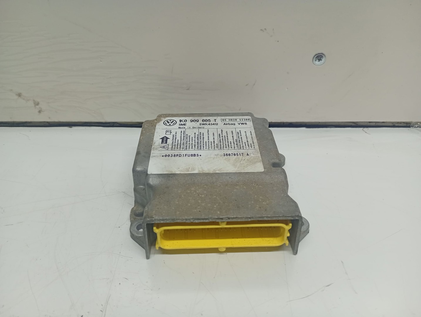 Calculator airbag 1k0909605T Volkswagen Golf 5 (2003 - 2009)
