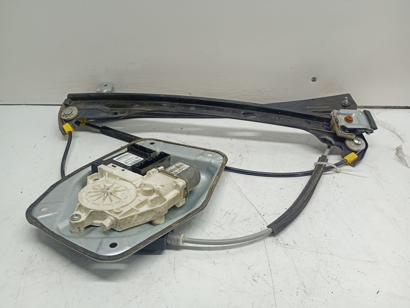 Macara geam stanga fata 1k0959793J Volkswagen Golf 5 (2003 - 2009)