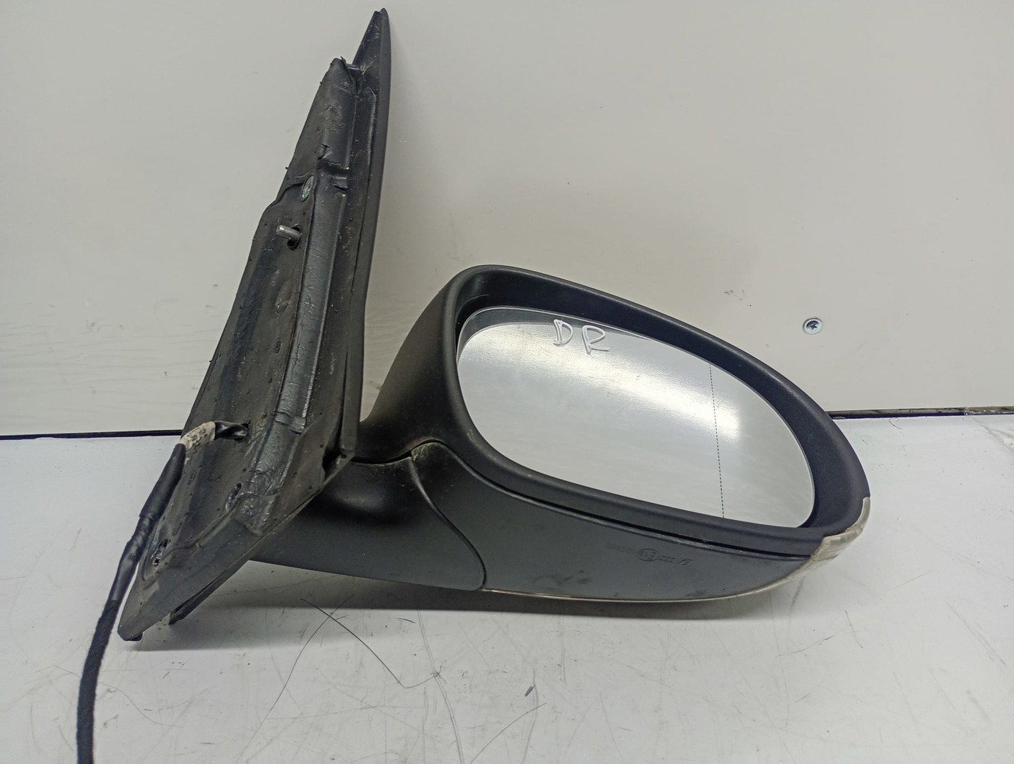 Oglinda dreapta E13020880 Volkswagen Passat B6 (2005 - 2010)
