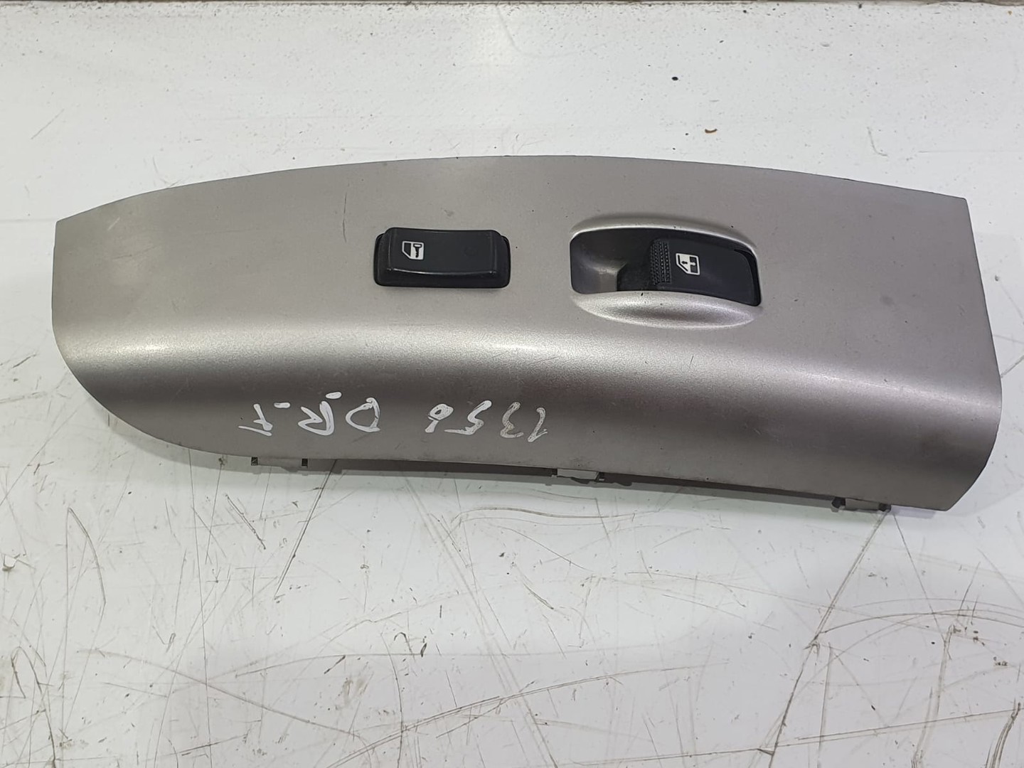 Buton geam 483510-1110 Kia Sportage 2 (2004 - 2008)