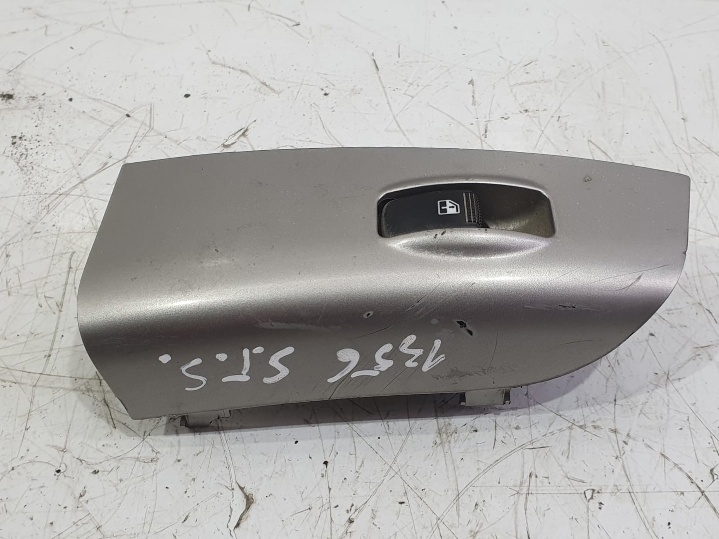 Buton geam 483520-1110 Kia Sportage 2 (2004 - 2008)