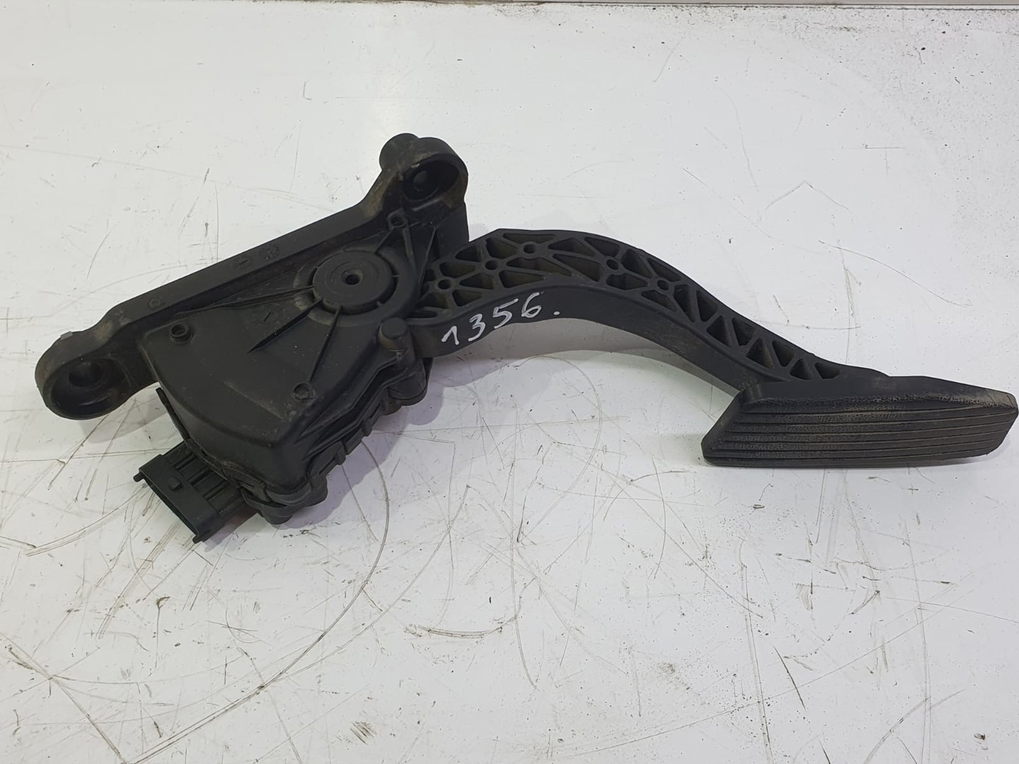 Pedala acceleratie 32700-1fxxx Kia Sportage 2 (2004 - 2008)