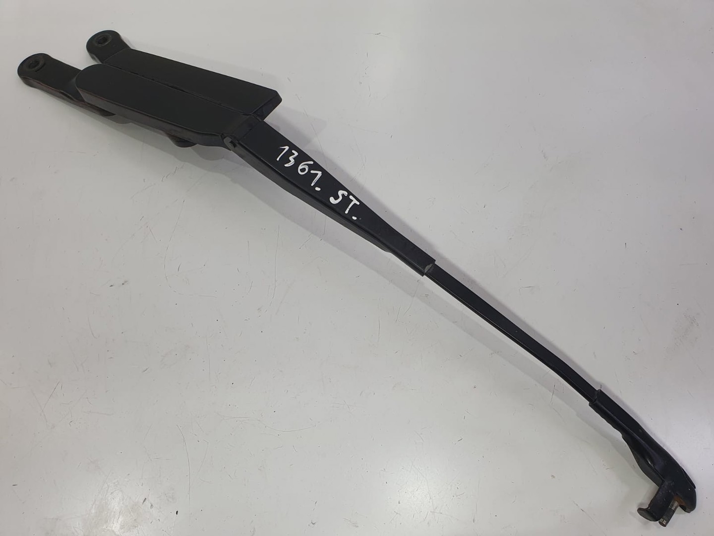 Brat stergator parbriz stanga 7p0955410b Volkswagen Touareg 2 (7P) (2010 - 2014)
