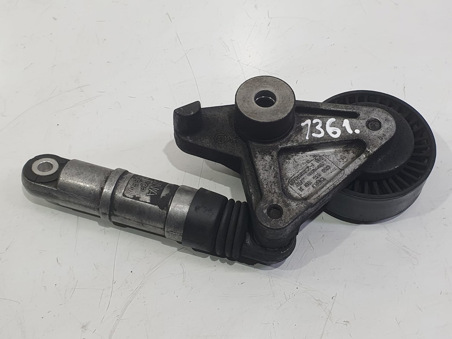 Rola intinzatoare 059145201h f23568909 Volkswagen Touareg 2 (7P) (2010 - 2014)