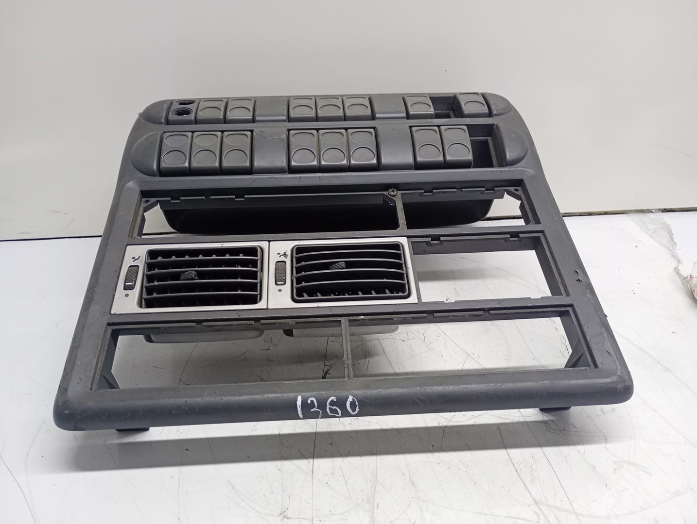 Ornament bord 504034778 IVECO Eurocargo 2 (2002 - 2015)