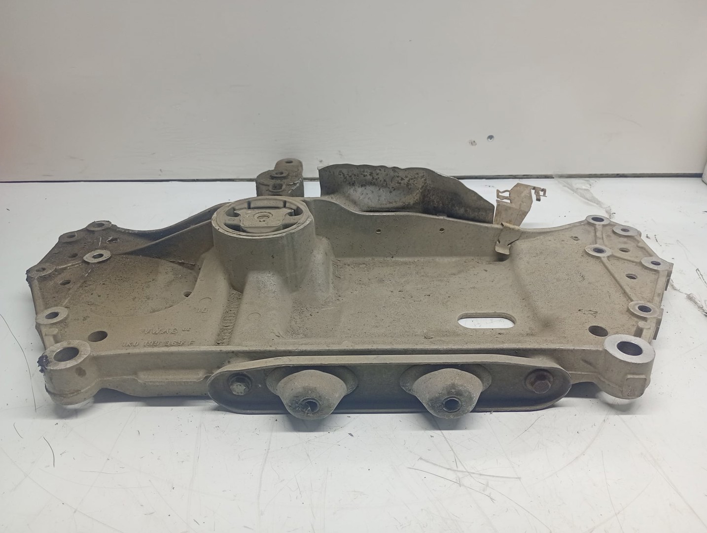 Cadru motor 1K0199369F Volkswagen Golf 5 (2003 - 2009)