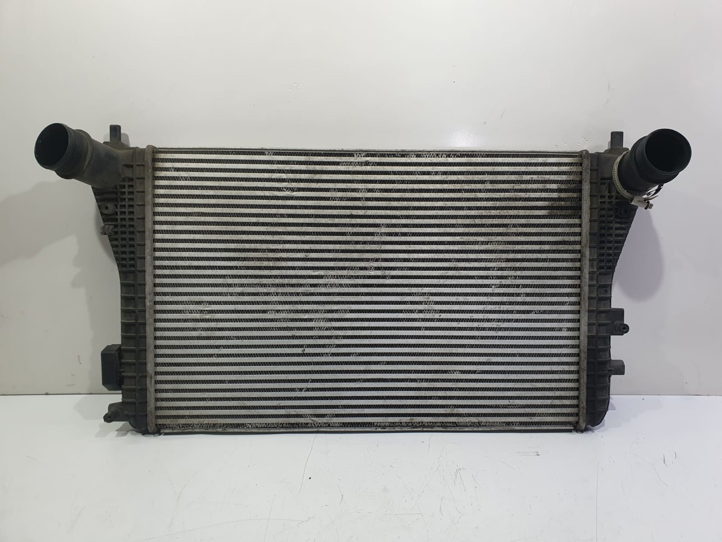 Radiator intercooler 1k0145803bn Volkswagen Golf 6 (2008 - 2015)