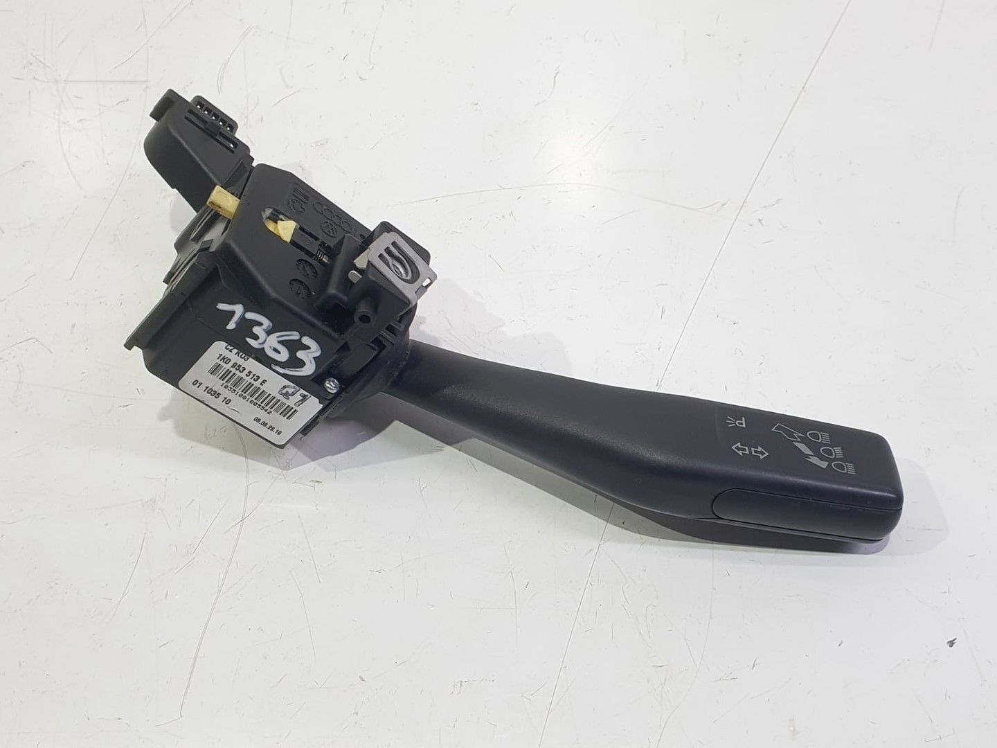 Maneta semnalizare 1k0953513e Volkswagen Golf 5 (2003 - 2009)