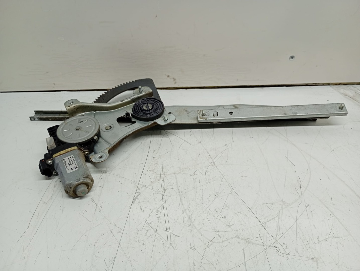 Macara geam stanga fata 96870316 Chevrolet Aveo T250 (facelift) (2006 - 2012)