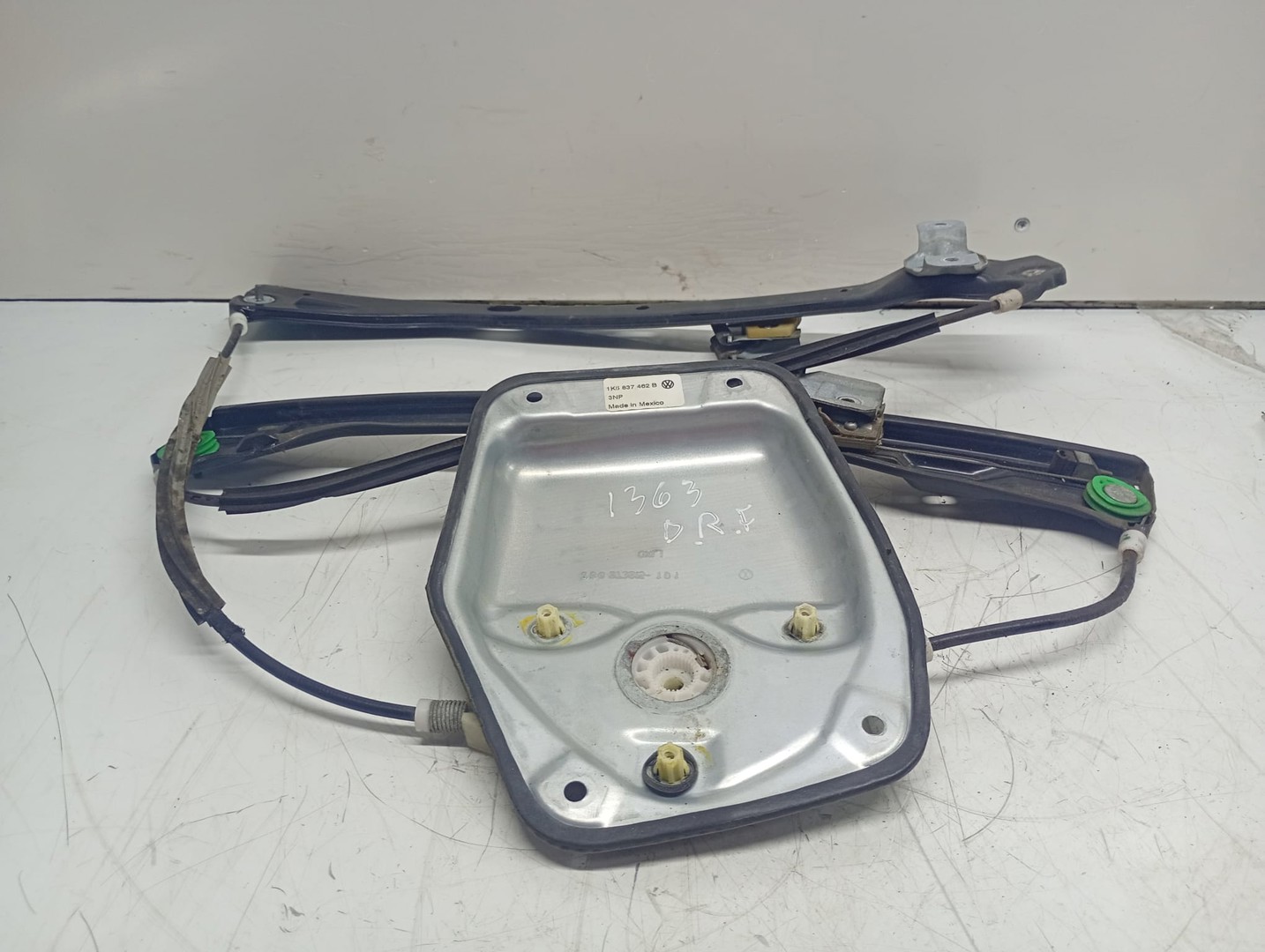 Macara geam dreapta fata 1K5837462B Volkswagen Golf 5 (2003 - 2009)