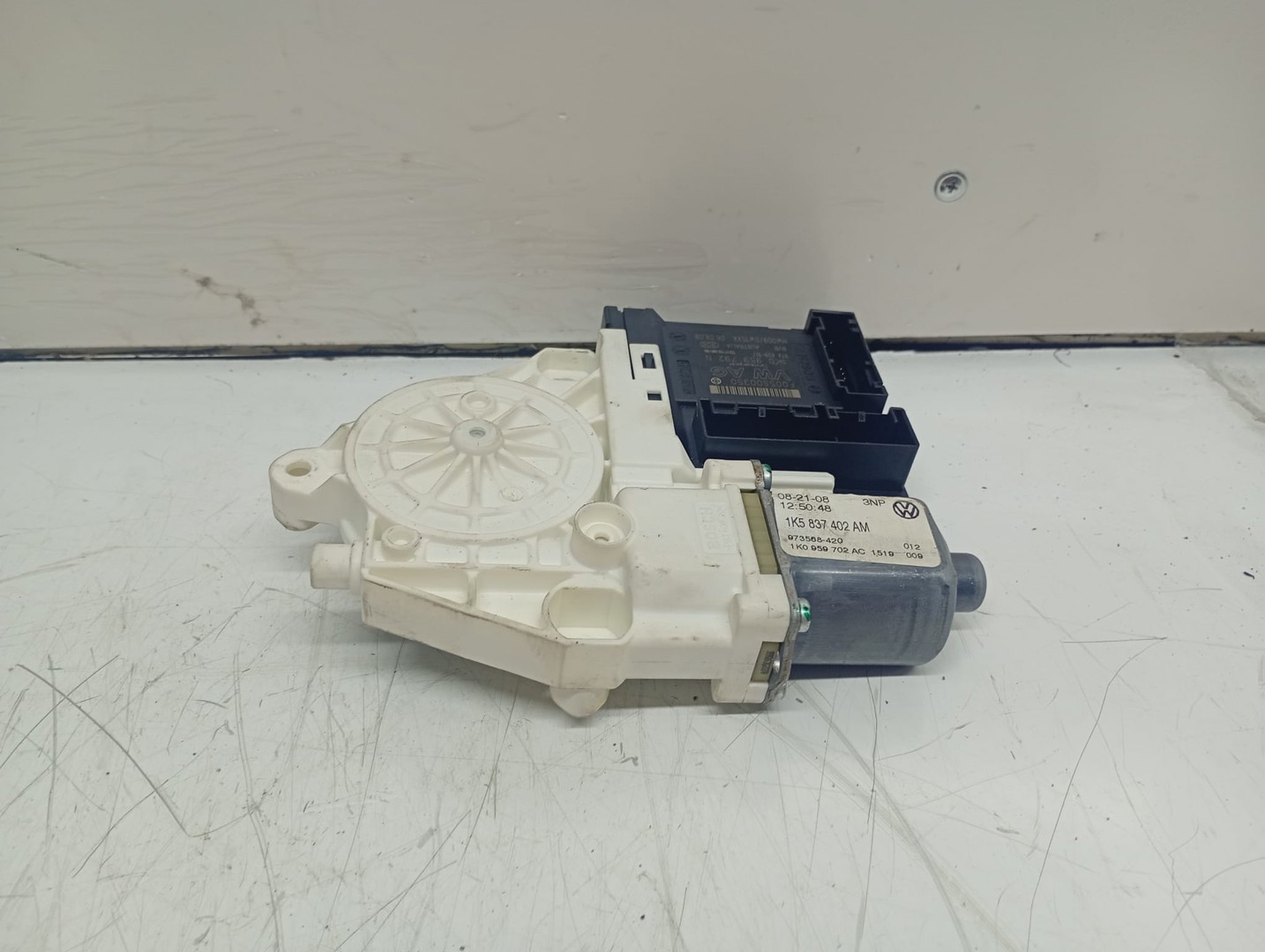 Motoras geam dreapta fata 1K5837402AM Volkswagen Golf 5 (2003 - 2009)