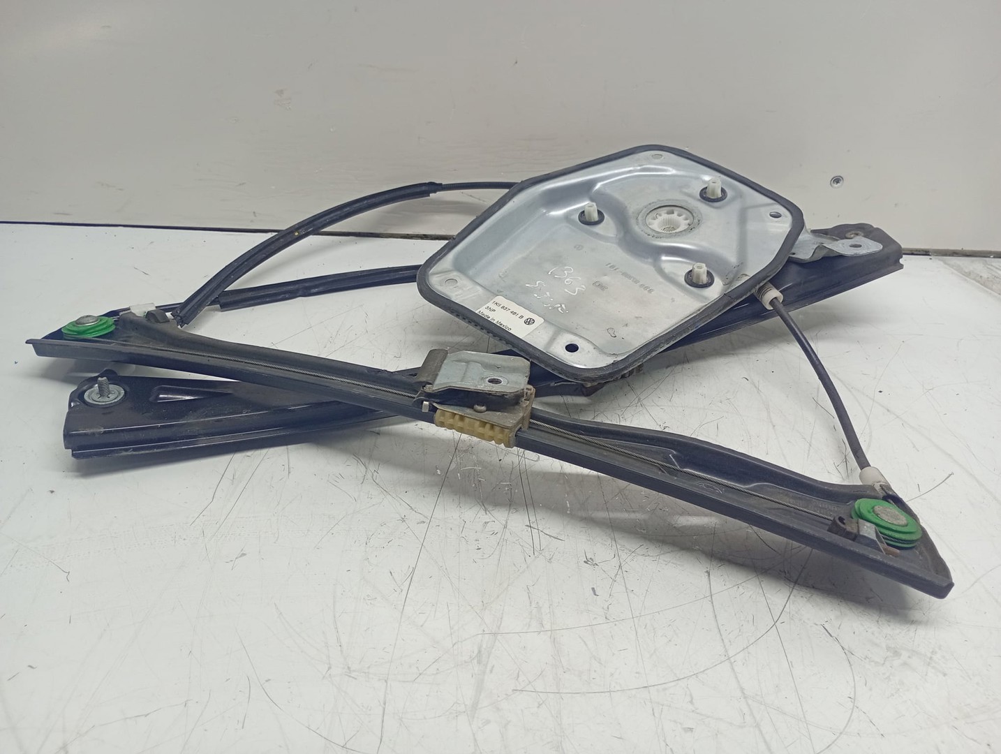 Macara geam stanga fata 1K5837461B Volkswagen Golf 5 (2003 - 2009)
