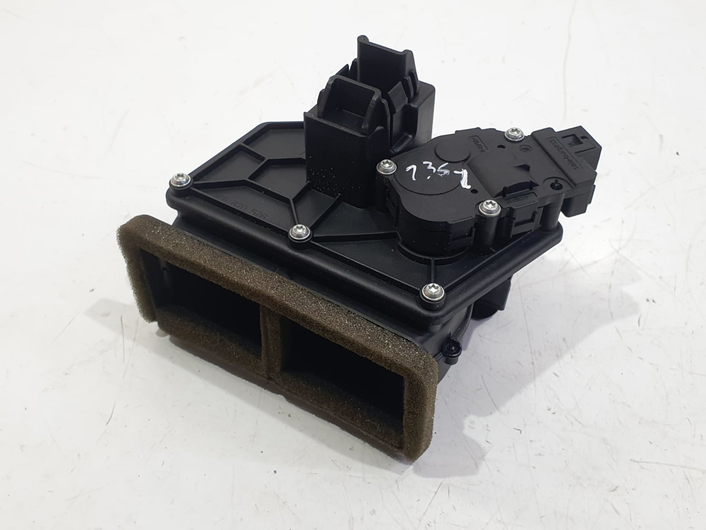 Grila ventilatie 7p6820526 Volkswagen Touareg 2 (7P) (2010 - 2014)