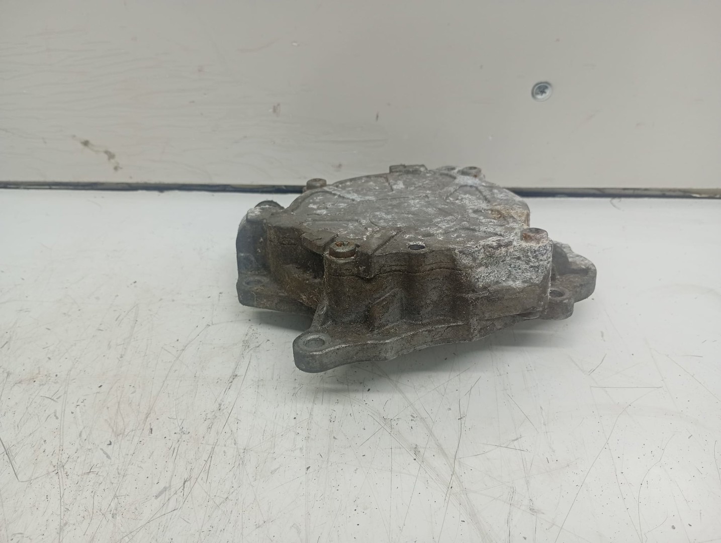 Pompa vacuum 03L145100 Volkswagen Golf 6 (2008 - 2015)
