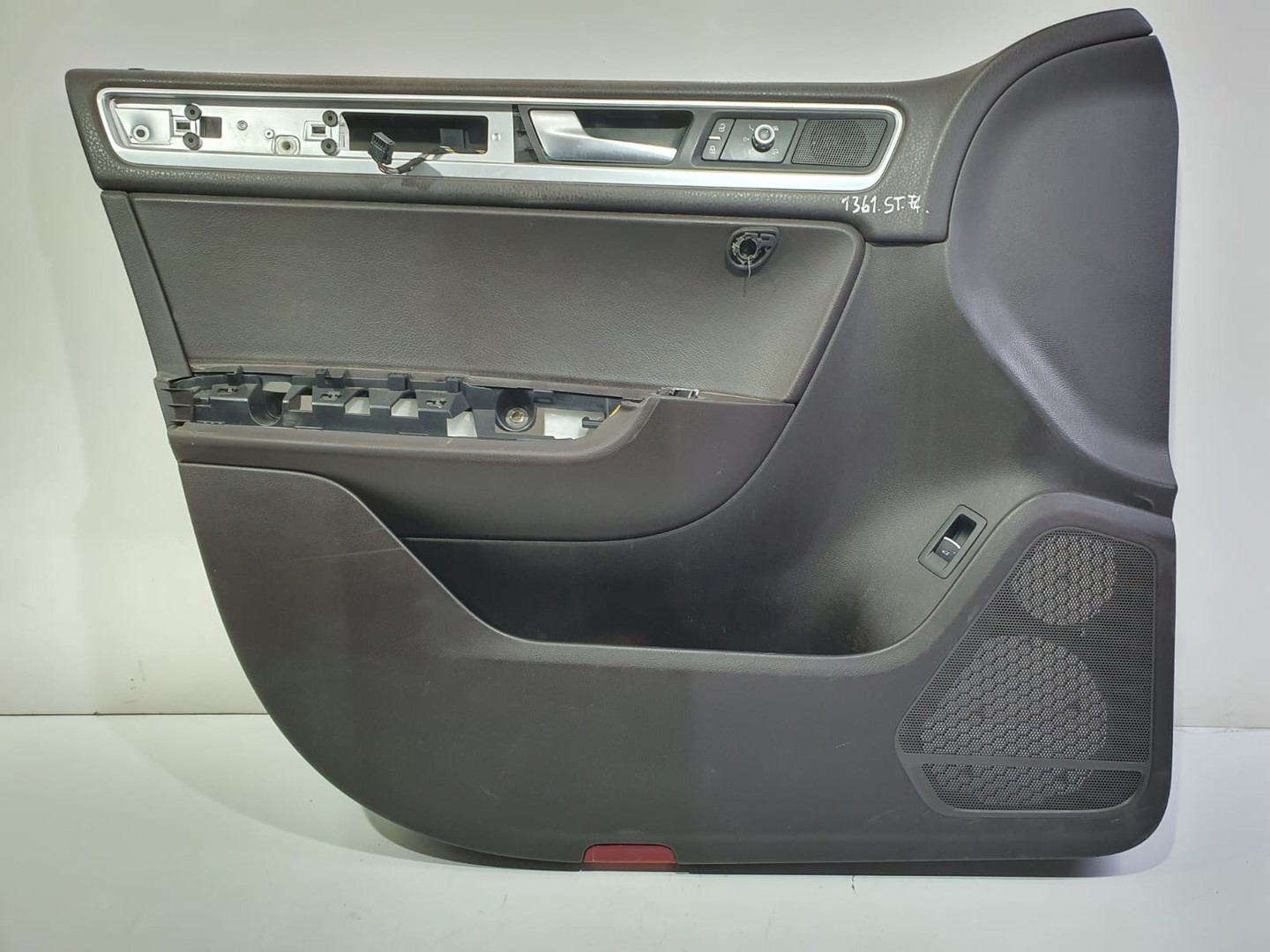 Fata usa stanga fata Volkswagen Touareg 2 (7P) (2010 - 2014)