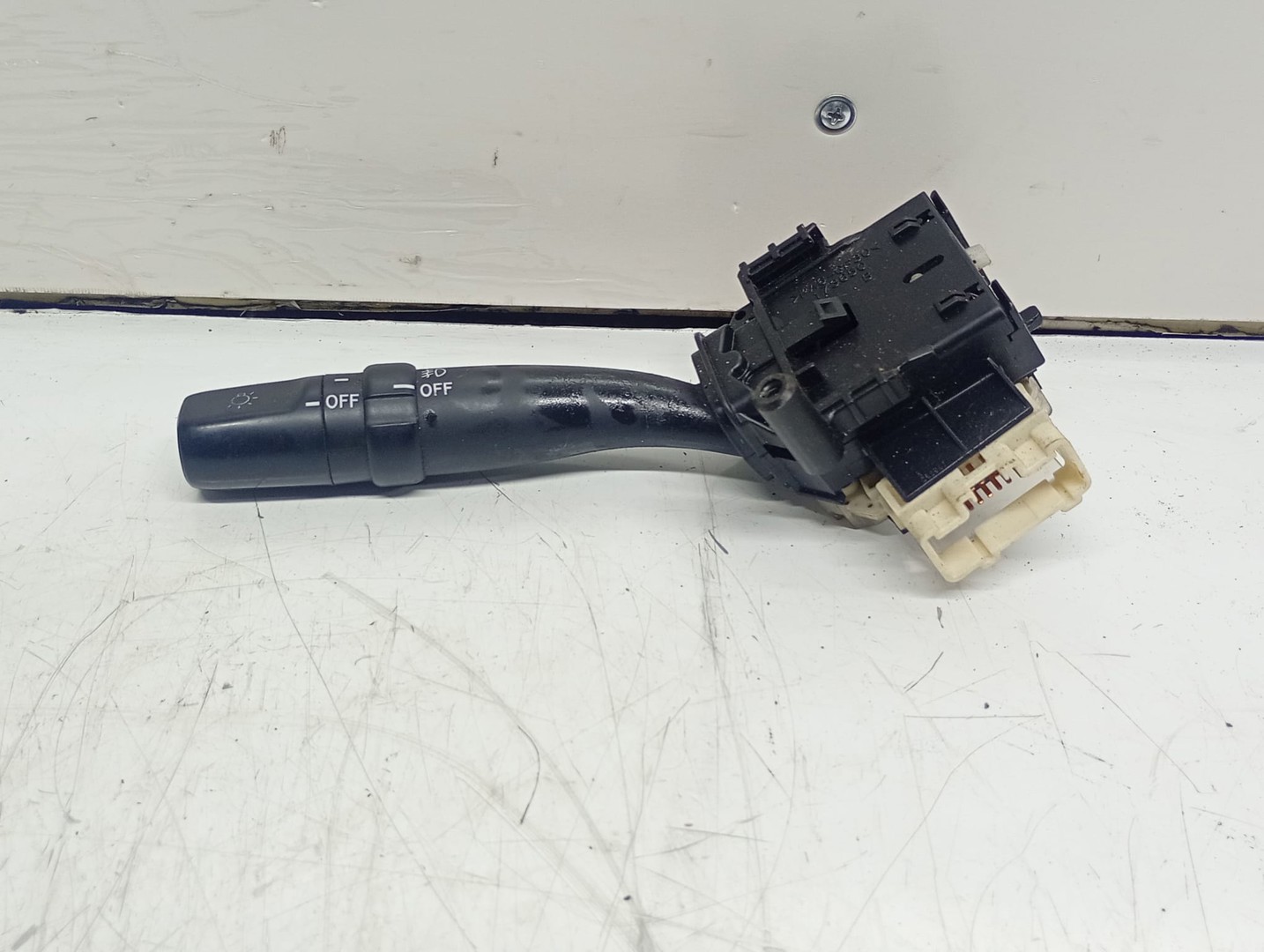 Maneta semnalizare 173650 Toyota Avensis 2 T25 (2002 - 2006)