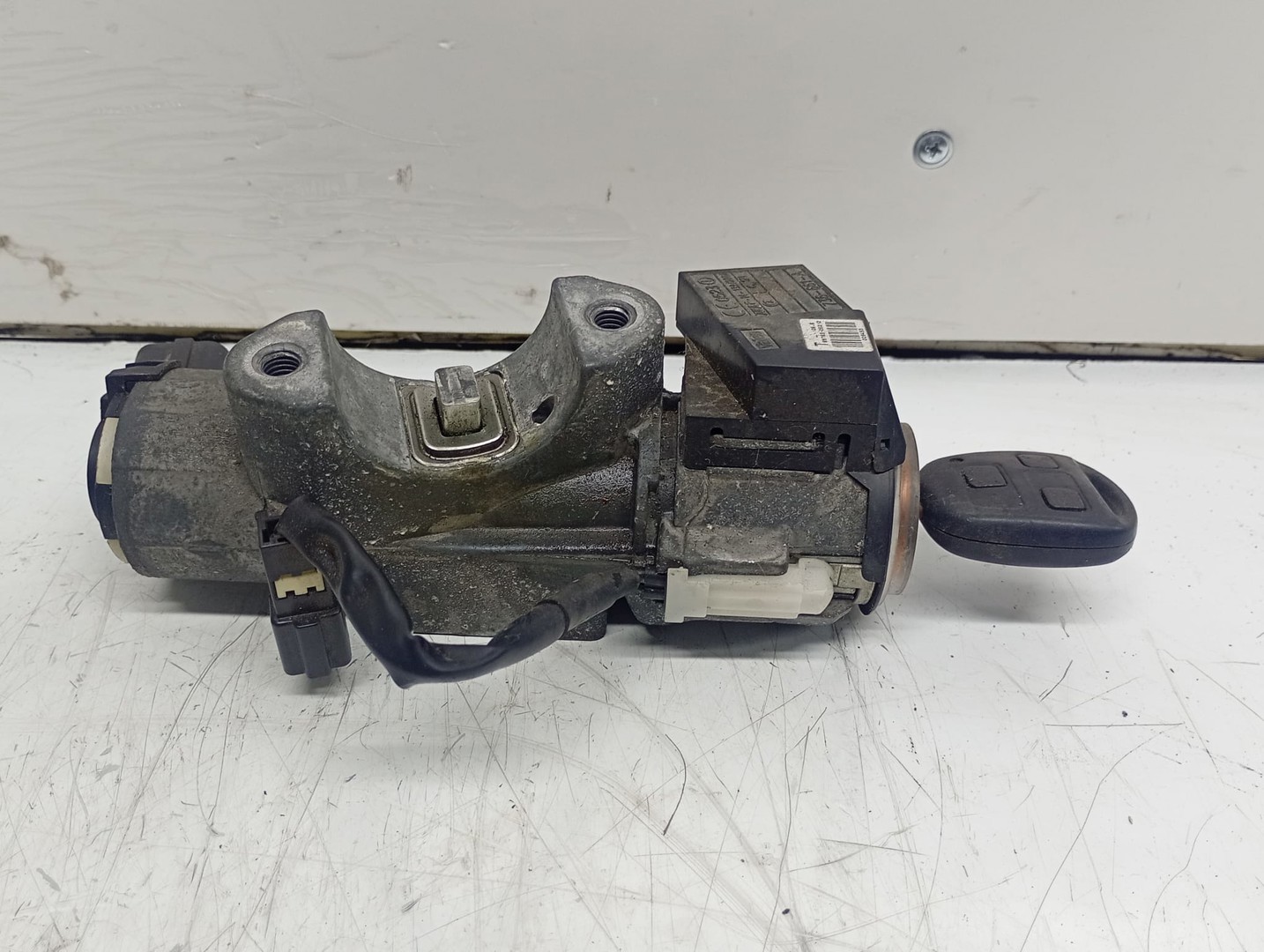 Contact cu cheie 89783-05010 Toyota Avensis 2 T25 (2002 - 2006)
