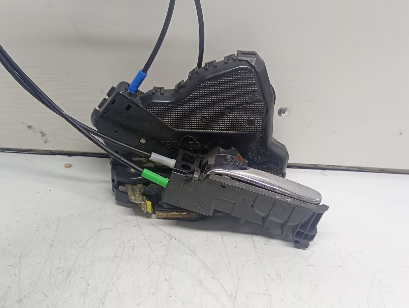 Broasca stanga fata 50594a1 Toyota Avensis 2 T25 (2002 - 2006)