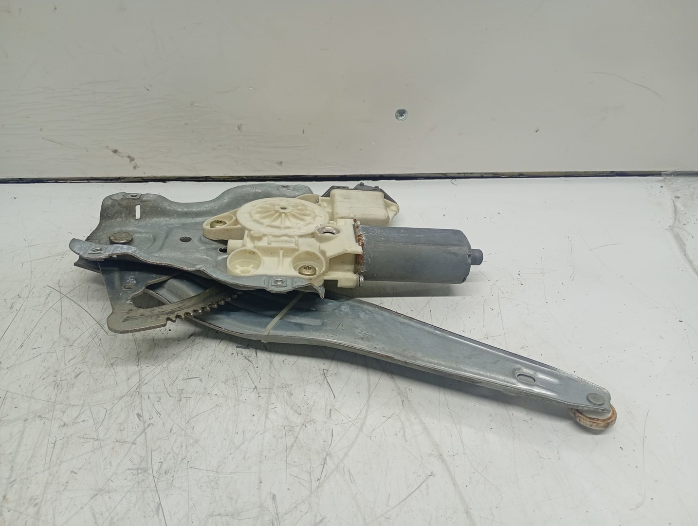 Macara geam dreapta fata 0130822032 Toyota Avensis 2 T25 (2002 - 2006)