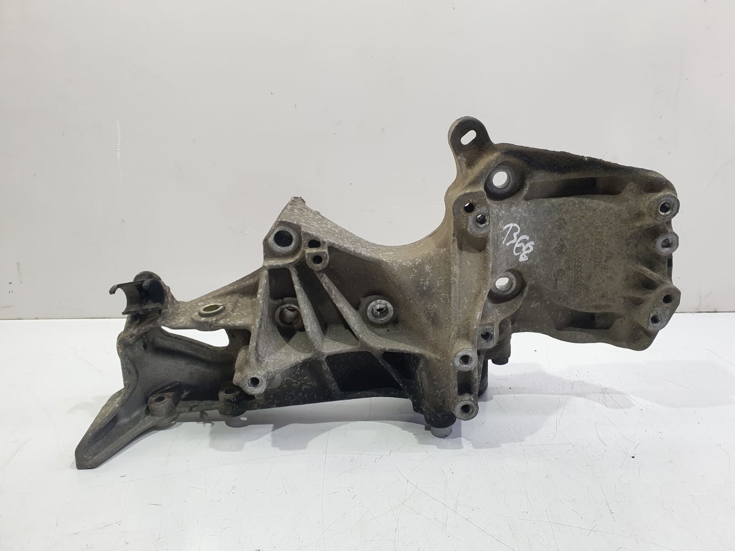 Suport accesorii 8200169566 Dacia Logan 1 (2004 - 2008)