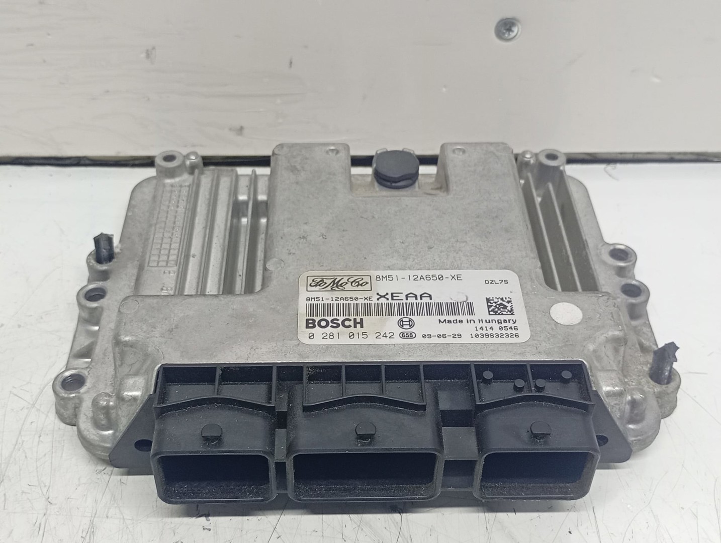 Calculator motor ECU 0281015242 8M51-12A650-XE Ford Focus 2 (2004 - 2008)