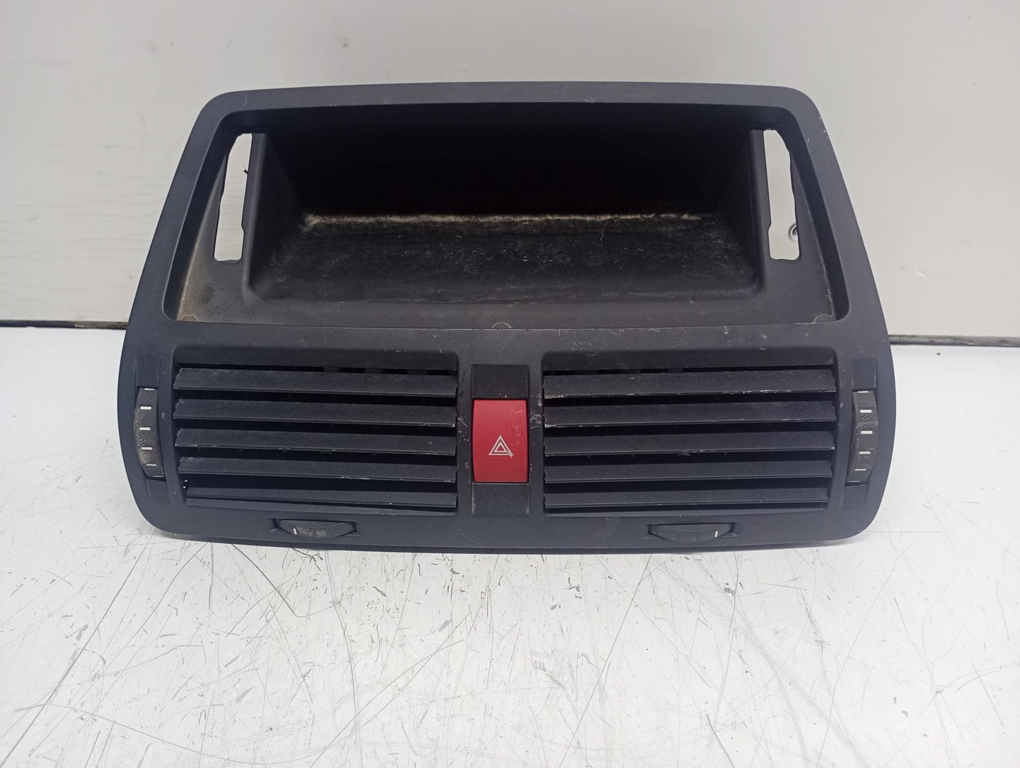 Grila ventilatie 1Z0820951 Skoda Octavia 2 (2004 - 2008)